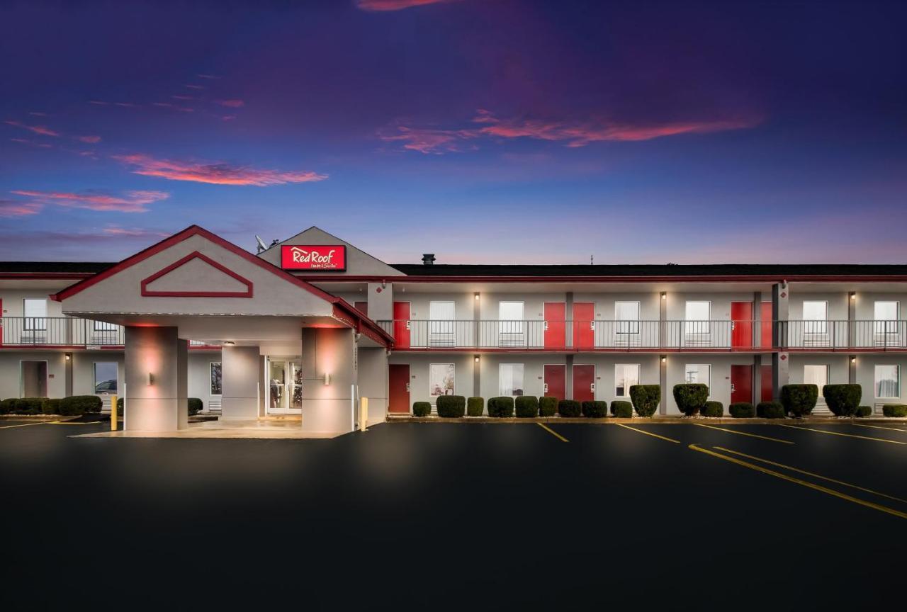 Red Roof Inn & Suites Jackson, Tn Exterior photo