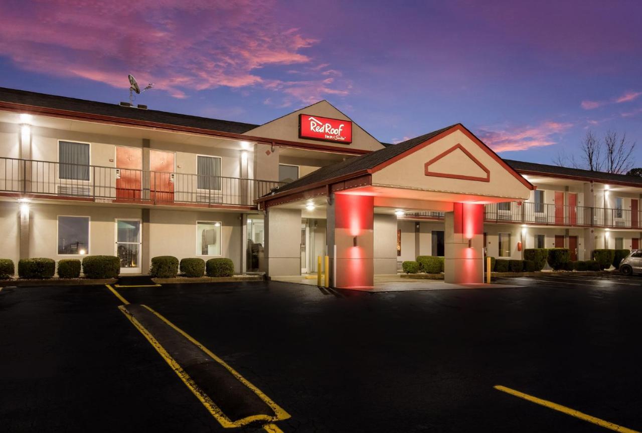 Red Roof Inn & Suites Jackson, Tn Exterior photo